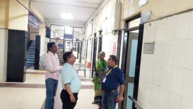 सीएमएचओ ने किया जिला अस्पताल की ओपीडी का निरीक्षण - तीन डॉक्टर अनुपस्थित मिले, नोटिस जारी 13 WhatsApp Image 2026 05 14 at 11.56.18