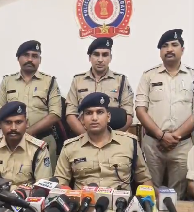 हनुमानगंज पुलिस ने ढूंढ निकाले 12 लाख रुपये के 50 गुमशुदा मोबाइल, लौटाई चेहरों की मुस्कान 1 hanumanganj