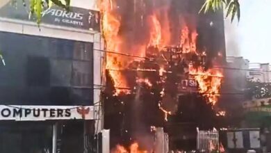 लखनऊ अग्निकांड पर सीएम योगी का बड़ा प्रहार: 4 अफसर निलंबित, 4 आरोपी गिरफ्तार 13 01 28