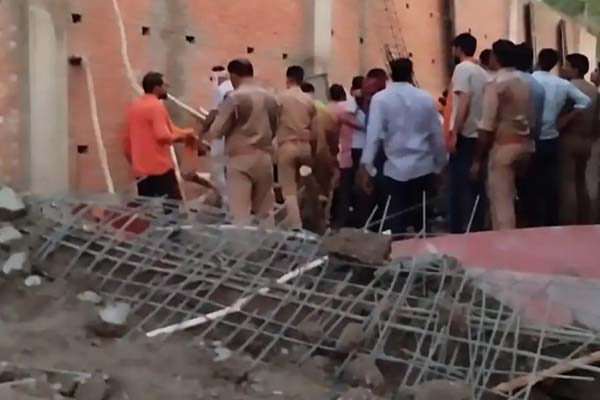 हैदरगढ़ में निर्माणाधीन इमारत की सेंटरिंग गिरी, 9 मजदूर मलबे में दबे;एक की मौत 1 01 35