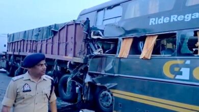 यमुना एक्सप्रेसवे पर मौत की रफ्तार! ट्रेलर से भिड़ी डबल डेकर वोल्वो बस, 4 की मौत, 25 यात्री घायल 9 01 38