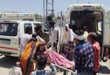 140 बारातियों से भरा ट्रक पलटा, 10 लोगों की हालत गंभीर 8 02 4
