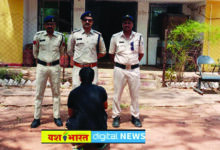 करहियाकला में सटोरिए के ठिकाने पर पुलिस की दबिश, सट्टा खिलाते आरोपी रंगे हाथ गिरफ्तार, मामला दर्ज 10 04 19