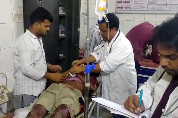 गोण्डा - भीषण सड़क हादसे में चार की दर्दनाक मौत, तीन घायल 1 04 9