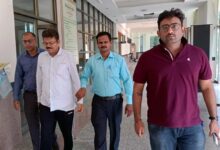 सिक्योरिटी मनी लौटाने के एवज में रिश्वत लेने वाले रेलवे सेक्शन इंजीनियर को सीबीआई कोर्ट में पेश किया गया 8 05 4