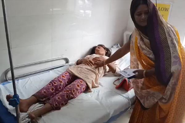रांझी में पानी भरने को लेकर विवाद: पड़ोसियों ने 12 वर्षीय किशोरी से की बेरहमी से मारपीट 1 07 18