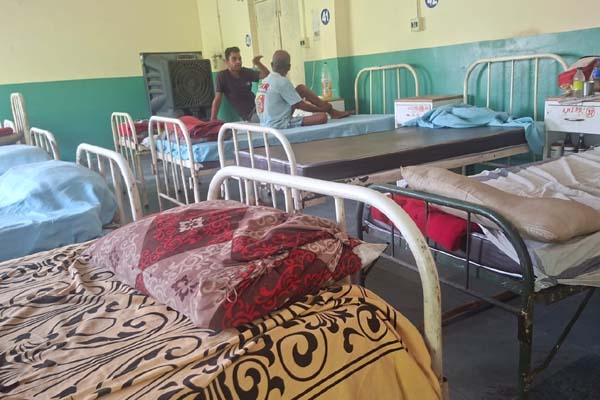 आयुर्वेद अस्पताल में मरीज प्यासे, पहली मंजिल पर एक हफ्ते से ठप पेयजल व्यवस्था 1 08 12