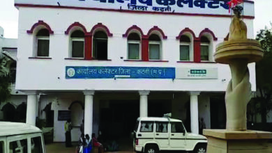 टस से मस नहीं हुए गृह तहसील में जमे पटवारी, आधा सैकड़ा पटवारियों के तबादले किए कलेक्टर ने, प्रभारी मंत्री से अनुमोदित सूची सवालों के घेरे में 6 10 1