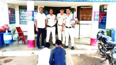 कुठला के चोरों ने निवार में अंजाम दी चोरी की वारदात, सूने मकान में चोरी का पर्दाफाश, दो आरोपियों के कब्जे से माल बरामद 5 104