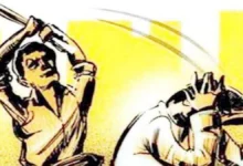 मामूली विवाद में युवक पर लोहे की रॉड और धारदार हथियारों से जानलेवा हमला, हालत गंभीर 9 10 12 2022 crime news 23252359