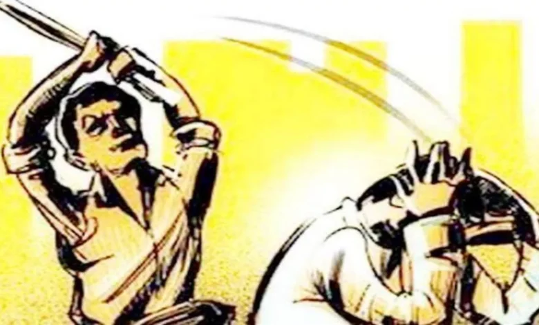 मामूली विवाद में युवक पर लोहे की रॉड और धारदार हथियारों से जानलेवा हमला, हालत गंभीर 1 10 12 2022 crime news 23252359