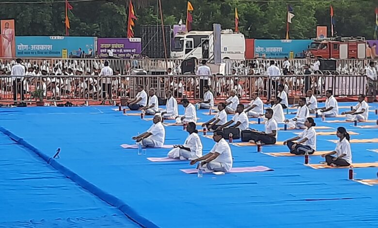 गैरिसन ग्राउंड में गूंजा योग का संदेश, राष्ट्रपति बोलीं— मां नर्मदा की नगरी में आकर धन्य हूं 1 20260621 075309 1