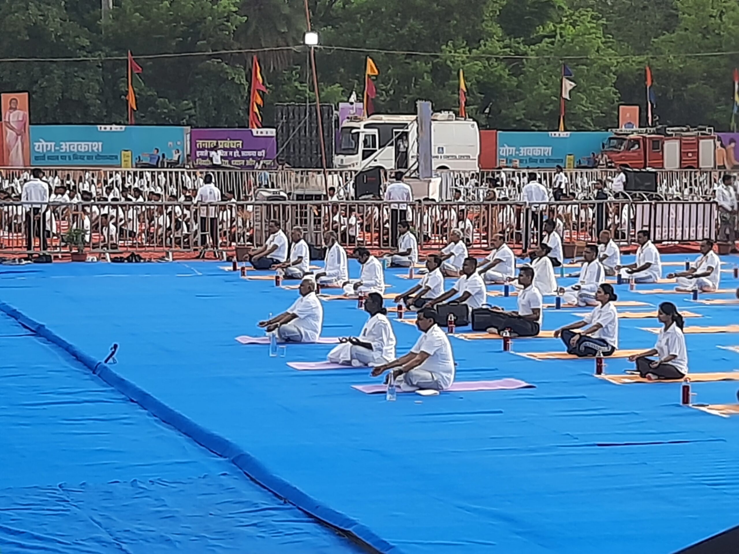 गैरिसन ग्राउंड में गूंजा योग का संदेश, राष्ट्रपति बोलीं— मां नर्मदा की नगरी में आकर धन्य हूं 2 20260621 075309 scaled