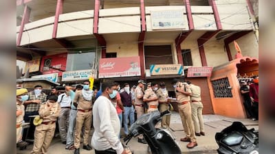बंद मकान से एक ही परिवार के तीन शव बरामद 1 4unuga8g prayagraj triple murder
