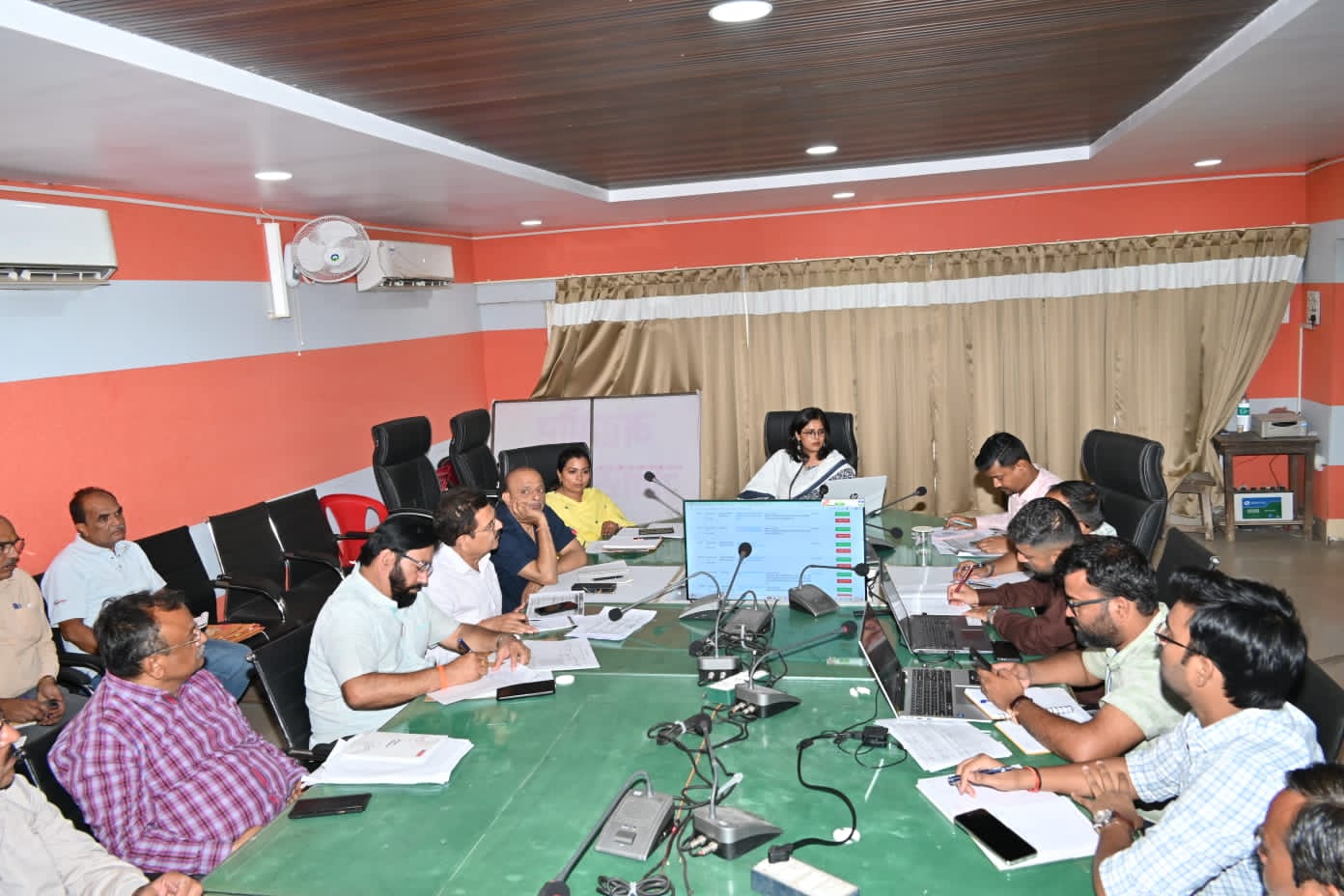 अवैध कॉलोनियों, अनधिकृत निर्माण और फायर नियम उल्लंघन पर निगम की सख्ती 2 IMG 20260601 WA0050