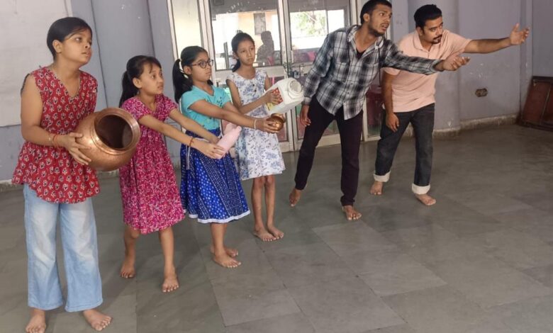 नाट्य कार्यशाला के समापन पर बच्चों ने दिया जल संरक्षण का संदेश , बूंद बूंद बने सागर नाटक के माध्यम से जागरूकता का किया आह्वान 1 IMG 20260606 WA0008