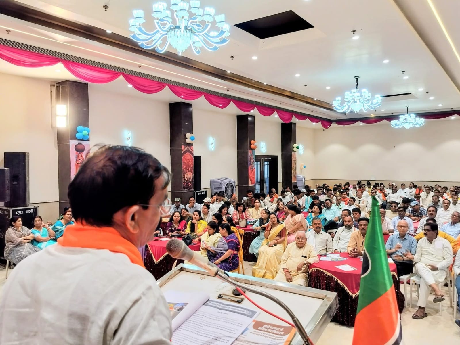 संवाद से समाधान का रास्ता निकाल रहे वीडी शर्मा, कटनी में दो दिन से बने हैं भाजपा के संपर्क अभियान का हिस्सा, कार्यकर्ताओं को दे रहे टिप्स 6 IMG 20260614 WA11081
