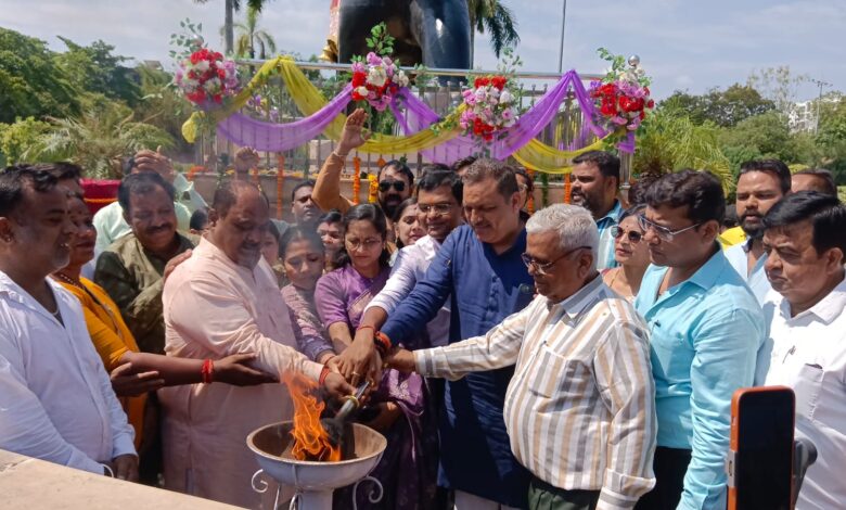 शौर्य की विरासत को नमन,रानी दुर्गावती जयंती पर निकली मशाल यात्रा 1 IMG 20260624 WA0019