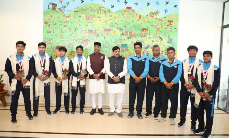 एशिया कप के पदक विजेता खिलाड़ियों का मुख्यमंत्री ने किया सम्मान 1 IMG 20260627 WA0010