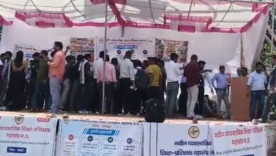 चार सूत्रीय मांगों को लेकर आज डीपीआई का घेराव करेंगे व्यावसायिक प्रशिक्षक अनिश्चितकालीन आंदोलन दूसरे दिन में प्रवेश, हजारों प्रशिक्षकों के भोपाल पहुंचने का दावा 8 IMG 20260630 WA0005