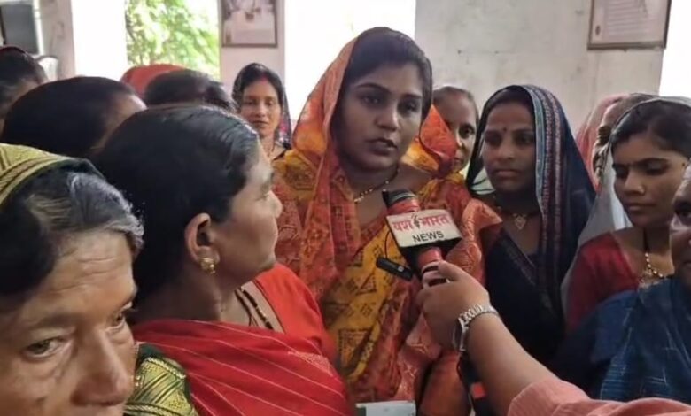 जनसुनवाई में फूटा ग्रामीण महिलाओं का आक्रोश, पंचायत पर योजनाओं में भेदभाव के आरोप 1 IMG 20260630 WA0007