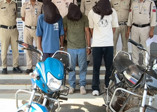 एनकेजे पुलिस ने 24 घंटे के अंदर गिरफ्तार किया लूट के आरोपियों को, पैसो के लिये तीन दोस्तों ने मिलकर अंजाम दी वारदात 1 IMG 20260612 174907