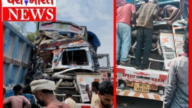 नीमन तिराहे पर दो ट्रकों की सीधी भिड़ंत : दो घायल... क्षेत्र में हड़कंप 7 InCollage 20260625 144546592
