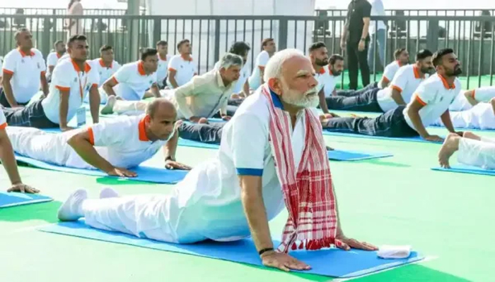 अब दुनिया का सबसे बड़ा सामूहिक उत्सव है', योग दिवस पर बोले पीएम मोदी 1 Untitled 3 copy 8