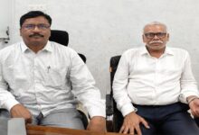 EOW ने मुख्य अभियंता प्रहलाद मर्सकोले व कार्यपालन अभियंता सी एस मेहरा को रिश्वत लेते रंगे हाथों दबोचा 11 Untitled 6 copy 7