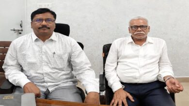 EOW ने मुख्य अभियंता प्रहलाद मर्सकोले व कार्यपालन अभियंता सी एस मेहरा को रिश्वत लेते रंगे हाथों दबोचा 7 Untitled 6 copy 7