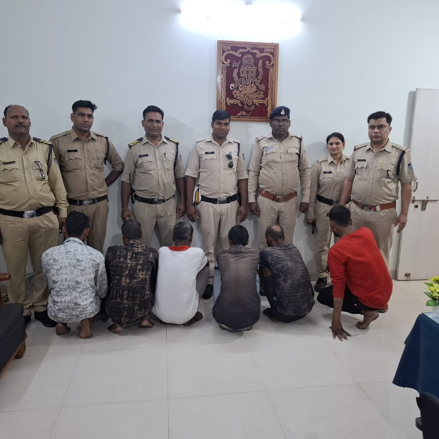 गढ़ा थाना बना जिले में नंबर-1, मई में 106 स्थायी वारंट तामील 5 WhatsApp Image 2026 06 01 at 7.16.55 PM 1