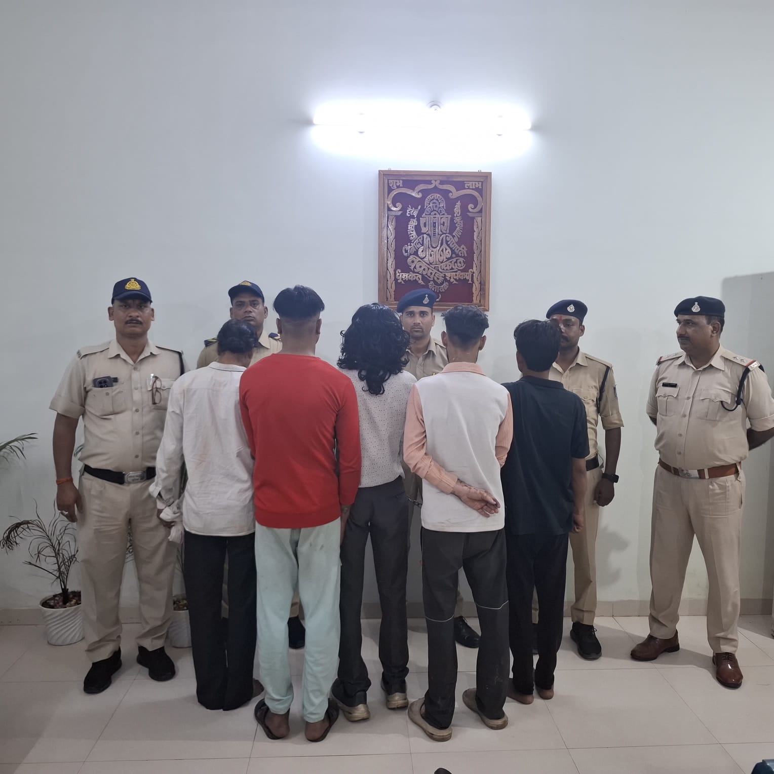 गढ़ा थाना बना जिले में नंबर-1, मई में 106 स्थायी वारंट तामील 2 WhatsApp Image 2026 06 01 at 7.16.56 PM 2