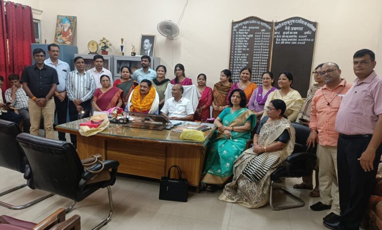 इलाहाबाद विश्वविद्यालय में एसोसिएट प्रोफेसर बनने पर प्रो. दीपक की सम्मान पूर्वक विदाई 1 WhatsApp Image 2026 06 03 at 18.05.41