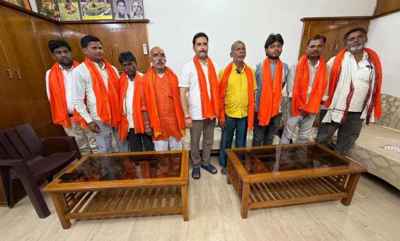 भाजपा को गांव-गांव तक पहुंचाने का संकल्प, युवा नेता राहुल अवस्थी ने प्रधानों संग बनाई रणनीति 1 WhatsApp Image 2026 06 03 at 19.33.15
