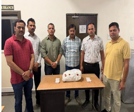 महिला सहित तीन गांजा तस्कर गिरफ्तार, 1.41 लाख का माल जप्त 1 WhatsApp Image 2026 06 04 at 14.14.17