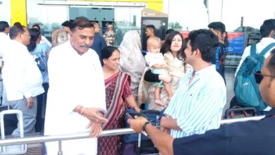 भोपाल-बेंगलुरु फ्लाइट रोके जाने पर सियासत गरम, सज्जन सिंह वर्मा ने सरकार पर लगाया दबाव का आरोप 7 WhatsApp Image 2026 06 09 at 16.02.42