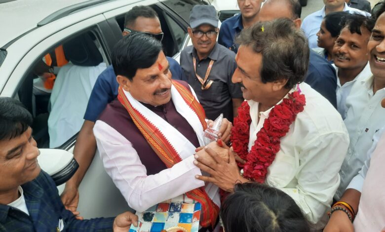 मुख्यमंत्री डॉ. मोहन यादव ने यशभारत परिसर में रोका काफिला,संस्थापक आशीष शुक्ला को दी जन्मदिन की शुभकामनाएं 1 WhatsApp Image 2026 06 21 at 16.00.10