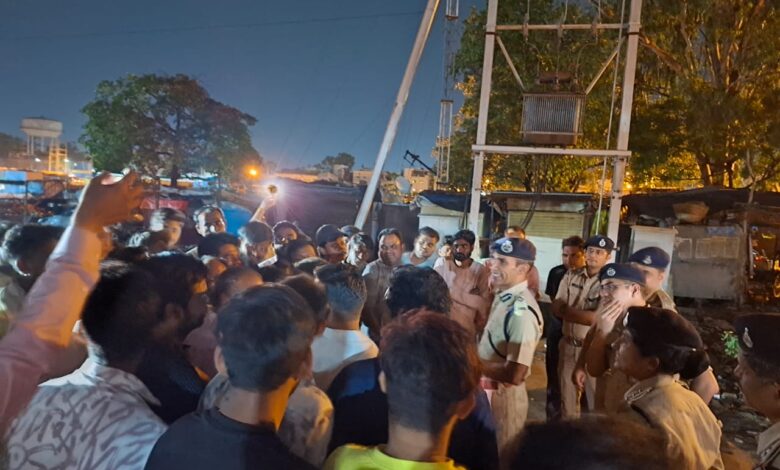 छोला मंदिर क्षेत्र में सीपी संजय कुमार का जनसंवाद: नशे और सुरक्षा को लेकर नागरिकों ने रखीं समस्याएं, त्वरित कार्रवाई के निर्देश 1 WhatsApp Image 2026 06 26 at 12.07.34