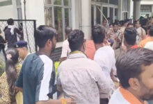 सेंट एलॉयसियस स्कूल में हिंदू संगठन ने की तोड़फोड़,धर्म परिवर्तन के आरोप पर बवाल,देखे वीडियो ... 5 01 24