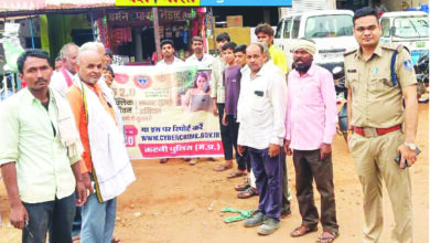 डिजिटल भुगतान में बरतें सावधानी, स्लीमनाबाद पुलिस ने बाजार में चलाया सायबर जागरूकता अभियान 7 03 1