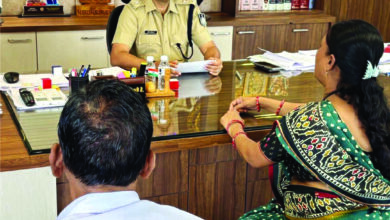 सायबर फ्रॉड से बचने रहें जागरूक, जनसुनवाई में आए लोगों को पुलिस अधीक्षक ने दी समझाईश, शिकायतों के निराकरण के निर्देश 9 03 13