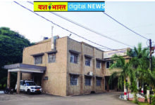 अभियानों में व्यस्त पुलिस, इधर हर रोज चाकूबाजी, अब चाका में चाकू अड़ाकर बाइक सवार युवकों को लूटा, तीन बदमाशों ने वारदात को दिया अंजाम 9 106 1
