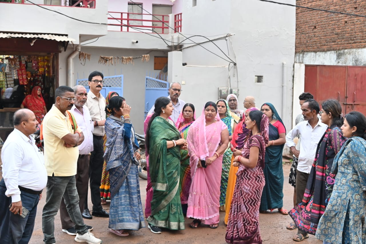 लाल बहादुर शास्त्री वार्ड में लगेंगे 3 ट्रांसफार्मर और बिजली के 74 पोल, करोड़ों के विकास कार्यों से बदलेगी वार्ड की तस्वीर 3 IMG 20260709 WA0691