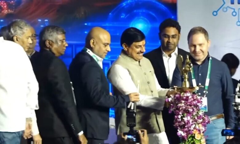 एमपी टेक ग्रोथ कॉन्क्लेव 3.0 का शुभारंभ, टेक निवेश का नया हब बनेगा मध्यप्रदेश मुख्यमंत्री डॉ. मोहन यादव ने किया उद्घाटन, जीसीसी, डेटा सेंटर और सेमीकंडक्टर क्षेत्र में निवेश बढ़ाने पर जोर 1 IMG 20260713 WA0002