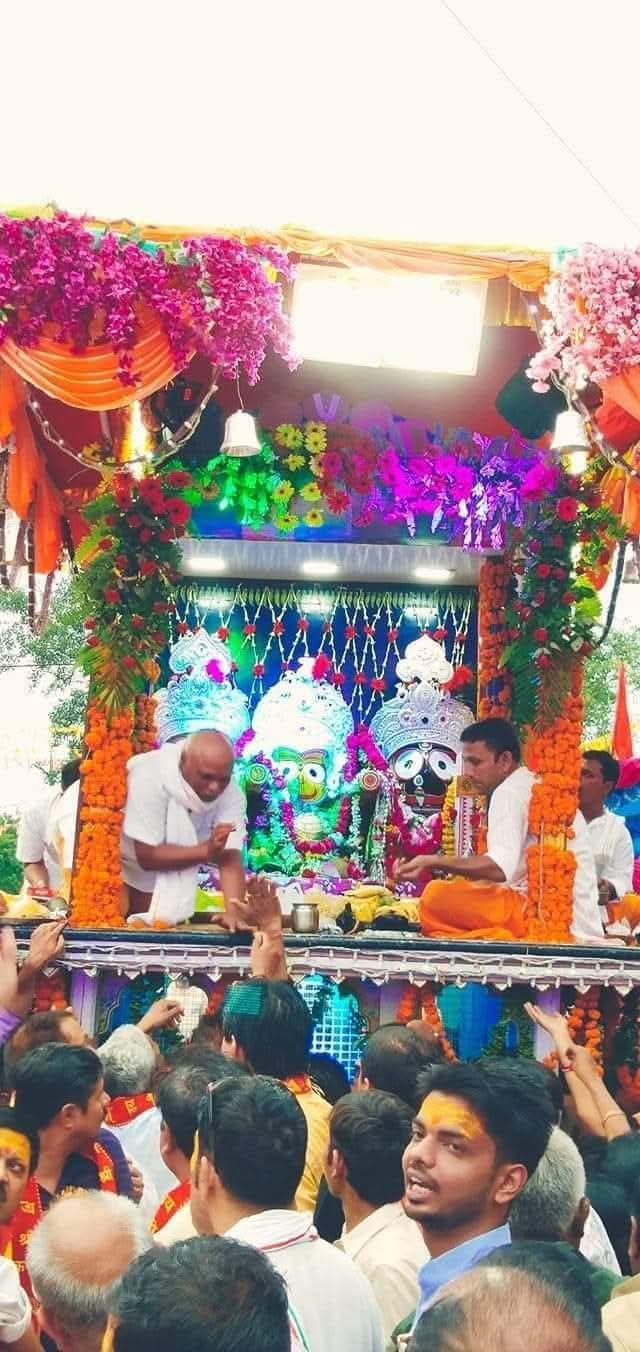 जगन्नाथ के भात को जगत पसारे हाथ....शहर में रथयात्रा महोत्सव की धूम, बारिश की फुहारें भी कम नहीं कर पाई श्रद्धालुओं का उत्साह 5 IMG 20260716 WA1252