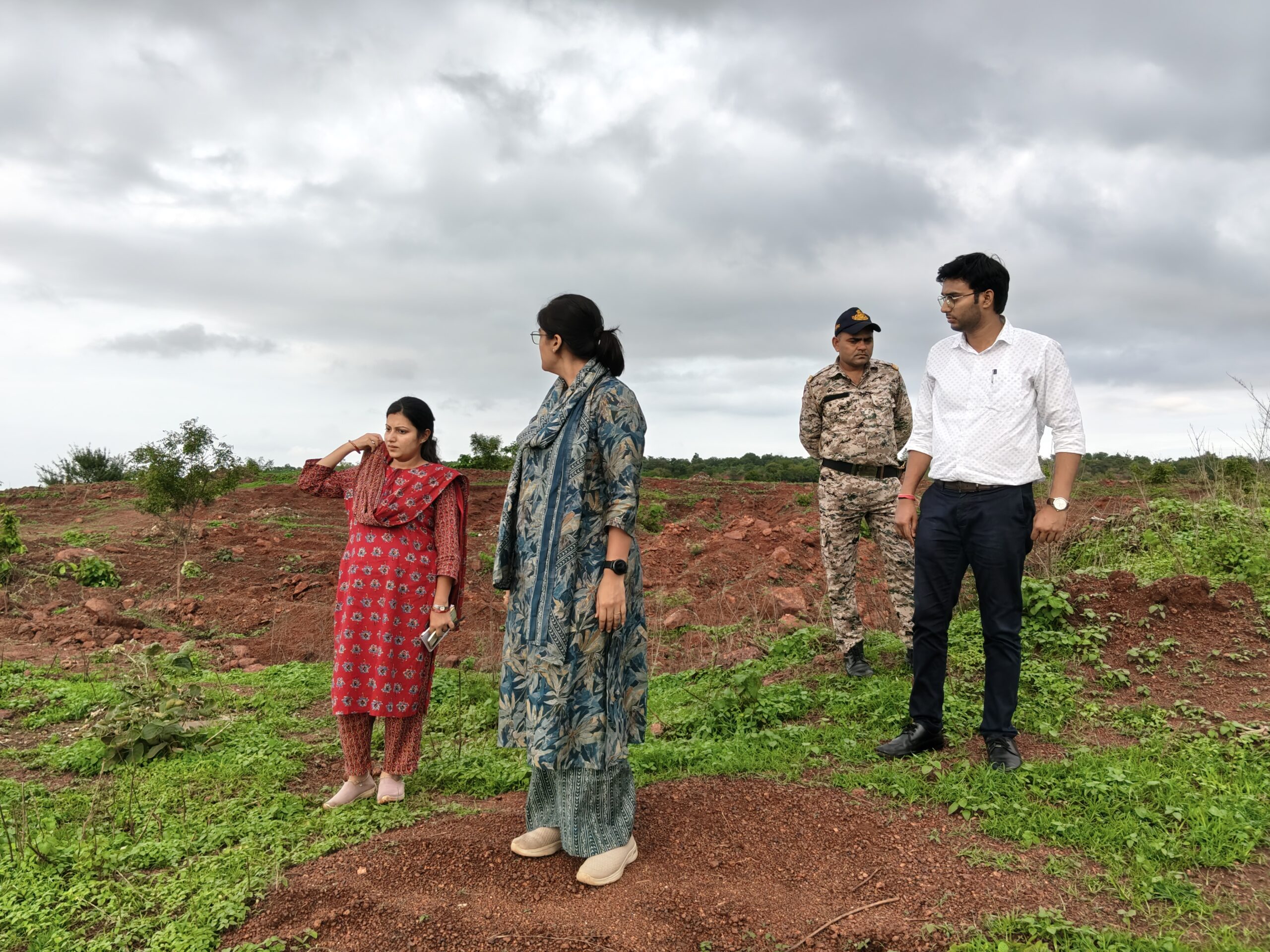 लाल पहाड़ी बनेगी हरित क्षेत्र, 9 हजार पौधों की तैयारी 2 IMG 20260723 WA0047 scaled