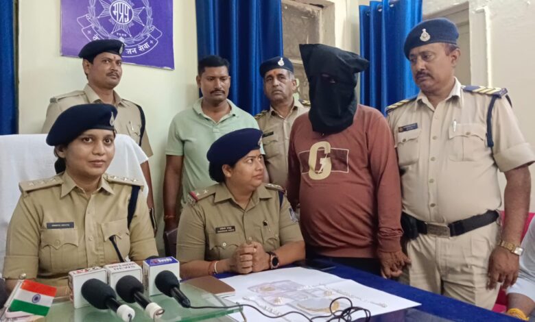 जीआरपी के हत्थे चढ़ा ट्रेनों का शातिर चोर, साढ़े तीन लाख के सोने-चांदी के जेवर बरामद 1 IMG 20260724 WA0004