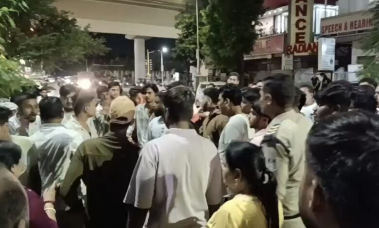 यश भारत, ब्रेकिंग.....रानीताल चौक पर दो पक्षों में चाकूबाजी, पुराने विवाद में छात्र आपस में भिड़े... देखें वीडियो 1 IMG 20260723 201742