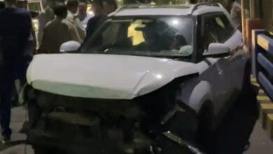 गढ़ा ओवरब्रिज पर तेज रफ्तार कार हादसे का शिकार, बड़ा हादसा टला.. देखें वीडियो 1 IMG 20260726 004855