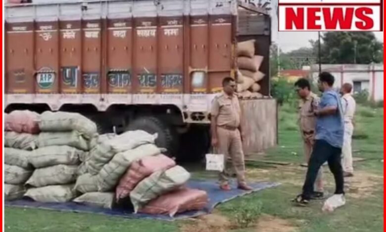 तस्करों का अजब गजब कारनामा : मक्का की बोरियों से भरे ट्रक से भारी मात्रा में अवैध गांजा बरामद 1 InCollage 20260718 155958261